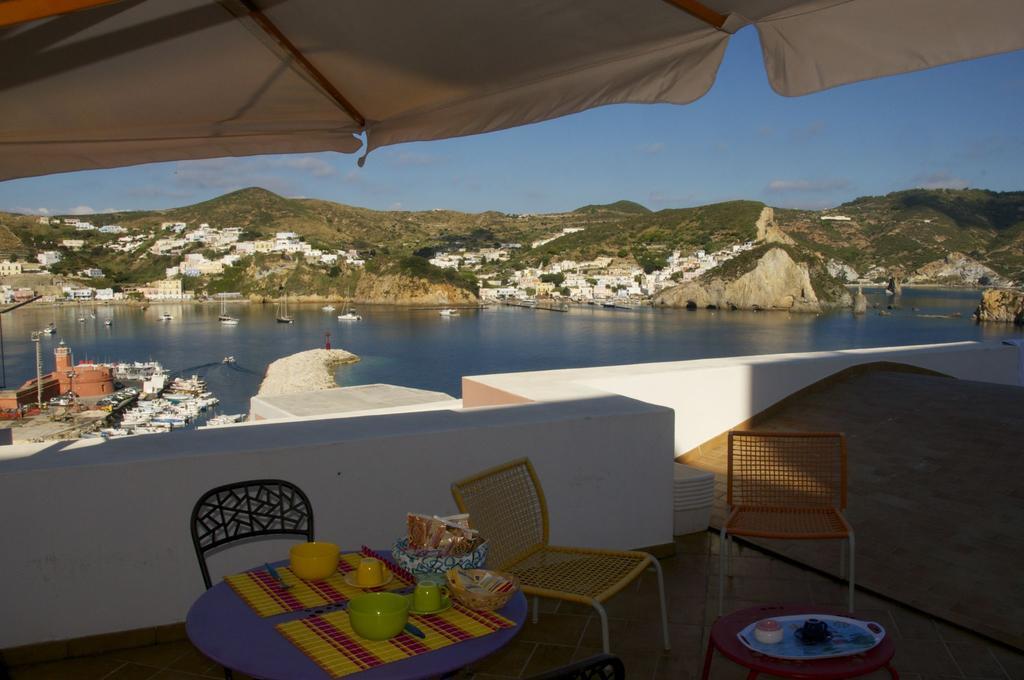 B&B La Terrazza Sul Porto Ponza Exterior photo